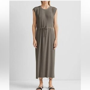 Club Monaco woven pleated midi dress in green - size 4